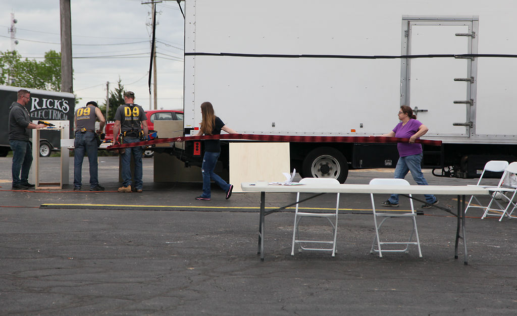 Restaurant Impossible renovates McLanks